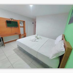 Kamar double standard